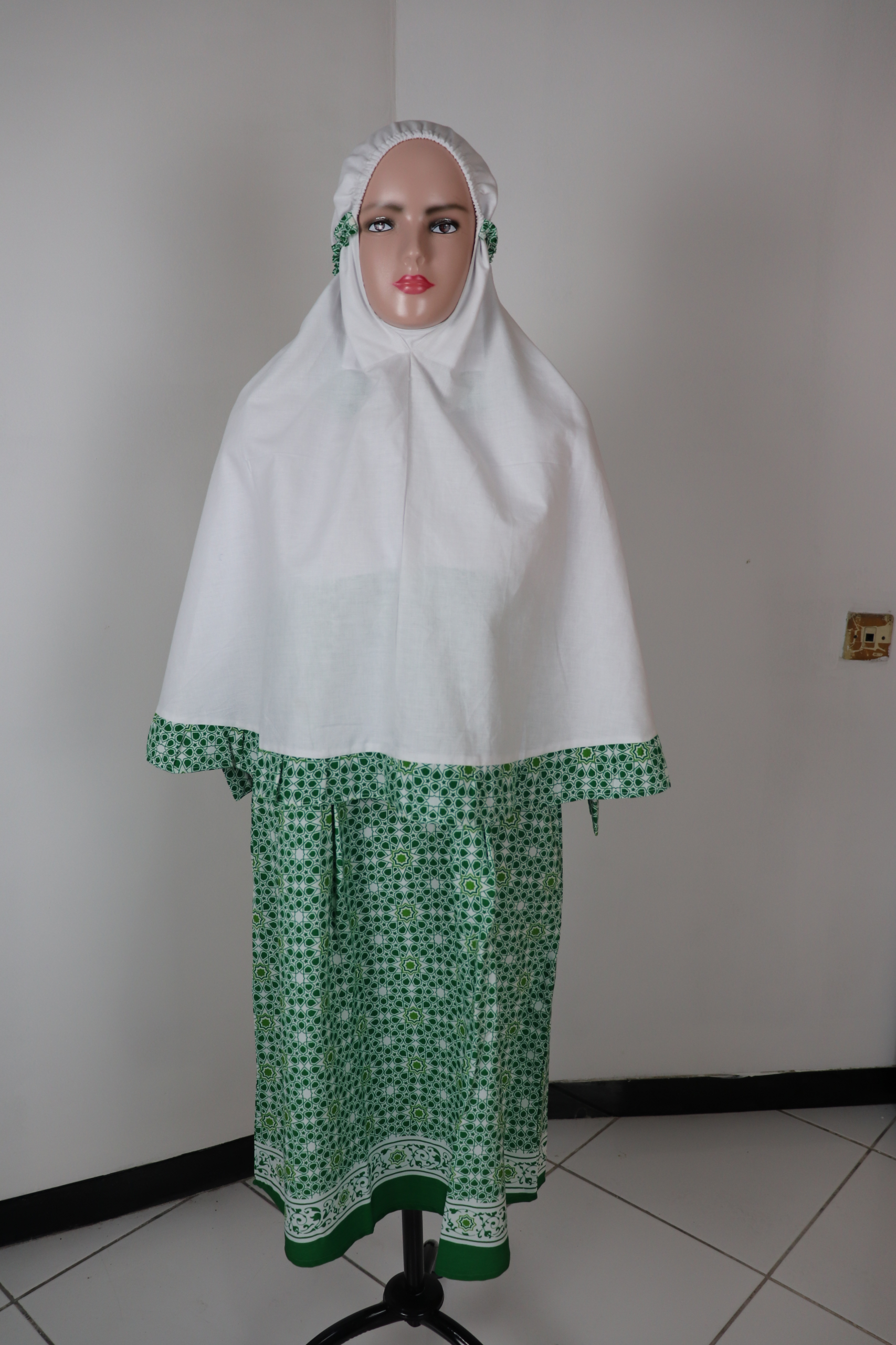 Model Seragam Batik Sekolah SD Hidayatullah 